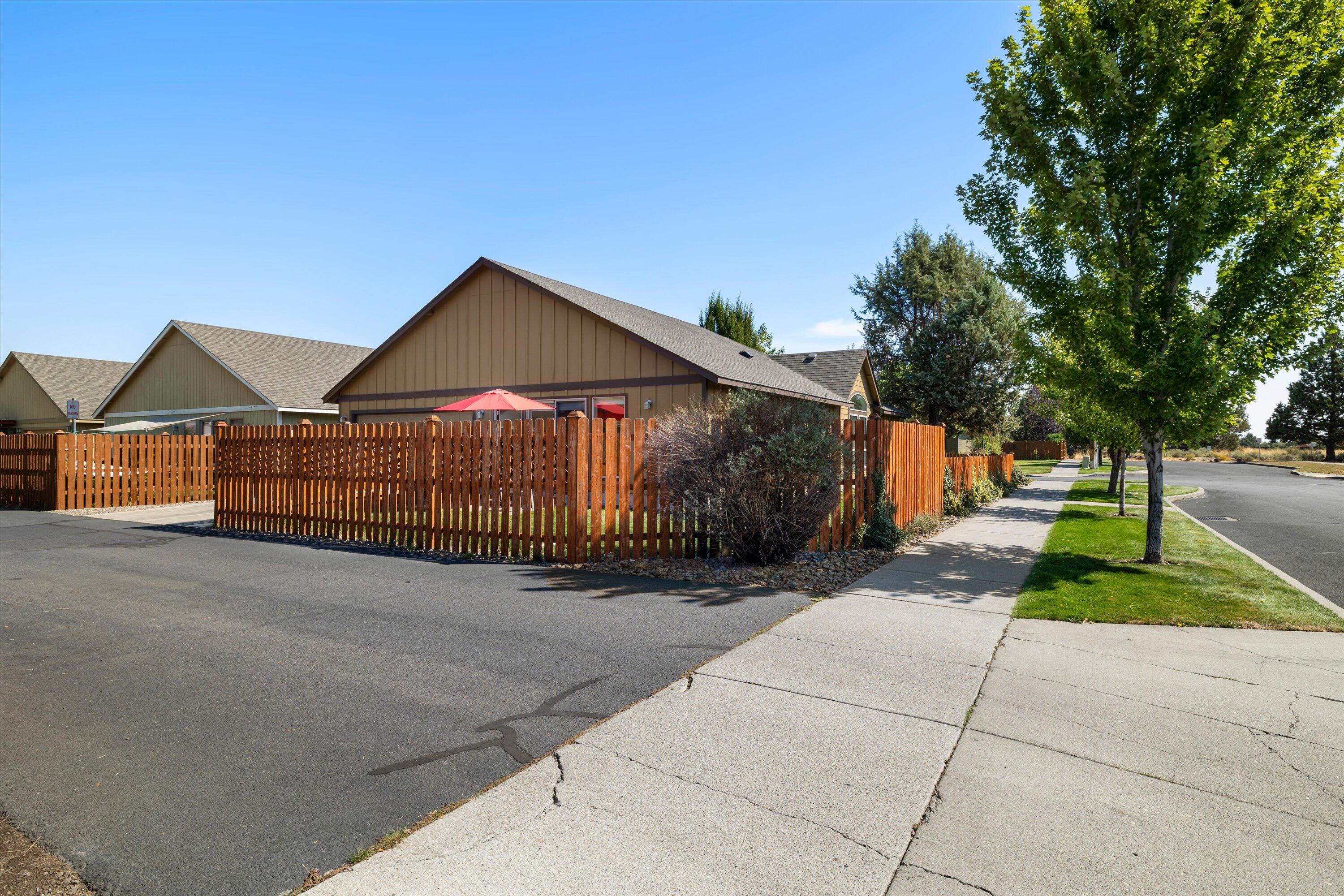 61705 Rigel Way Bend, OR 97702 - Photo 37 of 40 37-20250904 JILL ROSELL-39