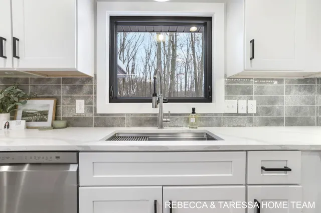 $899,900 | 5350 Baldwin Street, Hudsonville, MI 49426