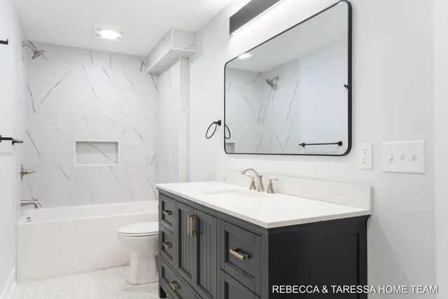 $899,900 | 5350 Baldwin Street, Hudsonville, MI 49426