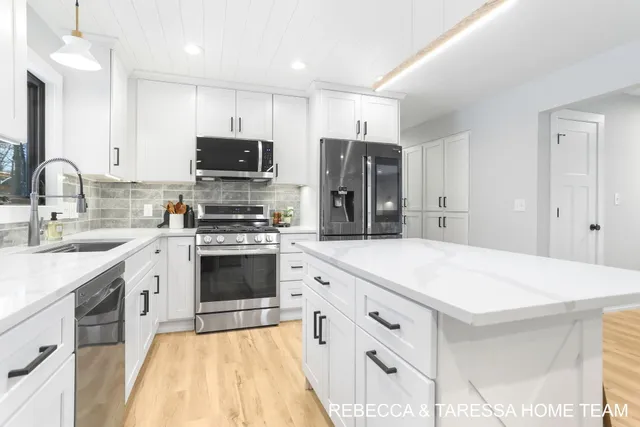 $899,900 | 5350 Baldwin Street, Hudsonville, MI 49426