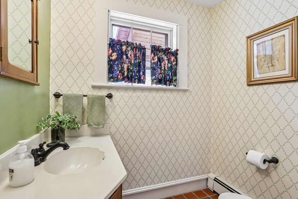 108 Kendall Street Walpole, MA 02081 - Photo 12 of 42