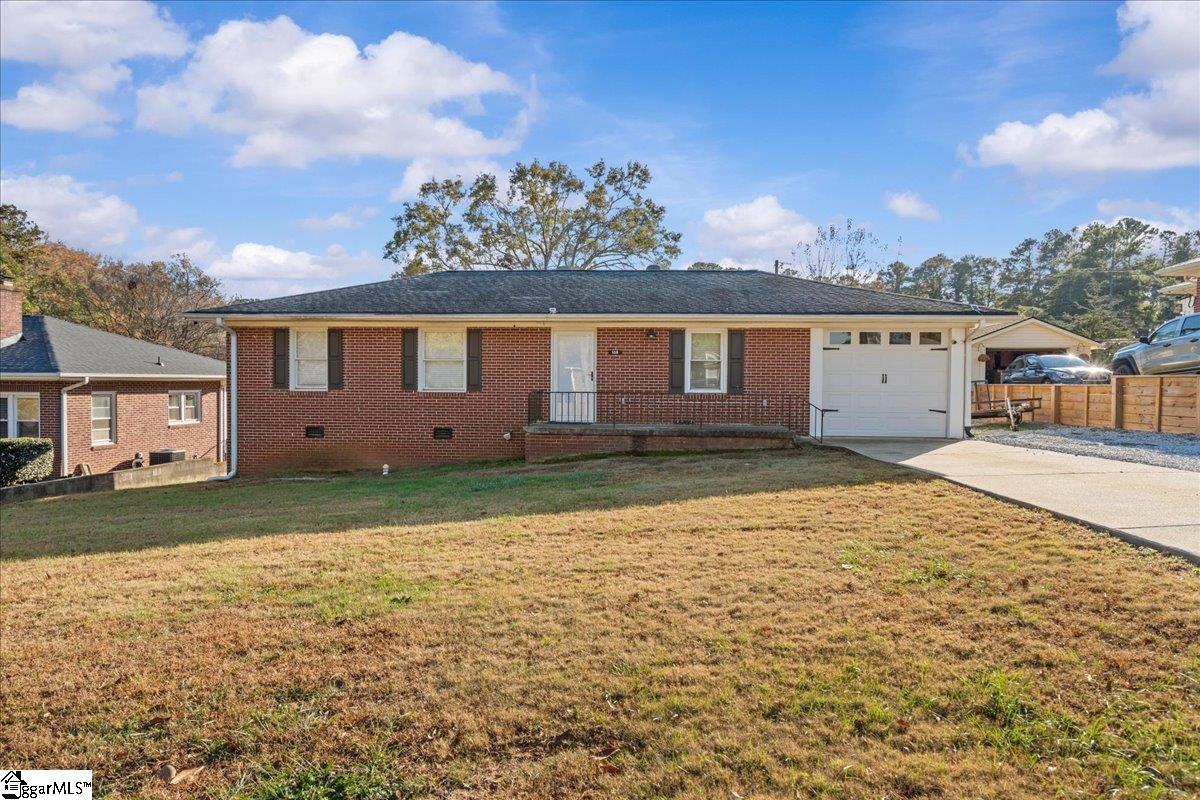 108 Clinton Drive Anderson, SC 29621 - Photo 1 of 27