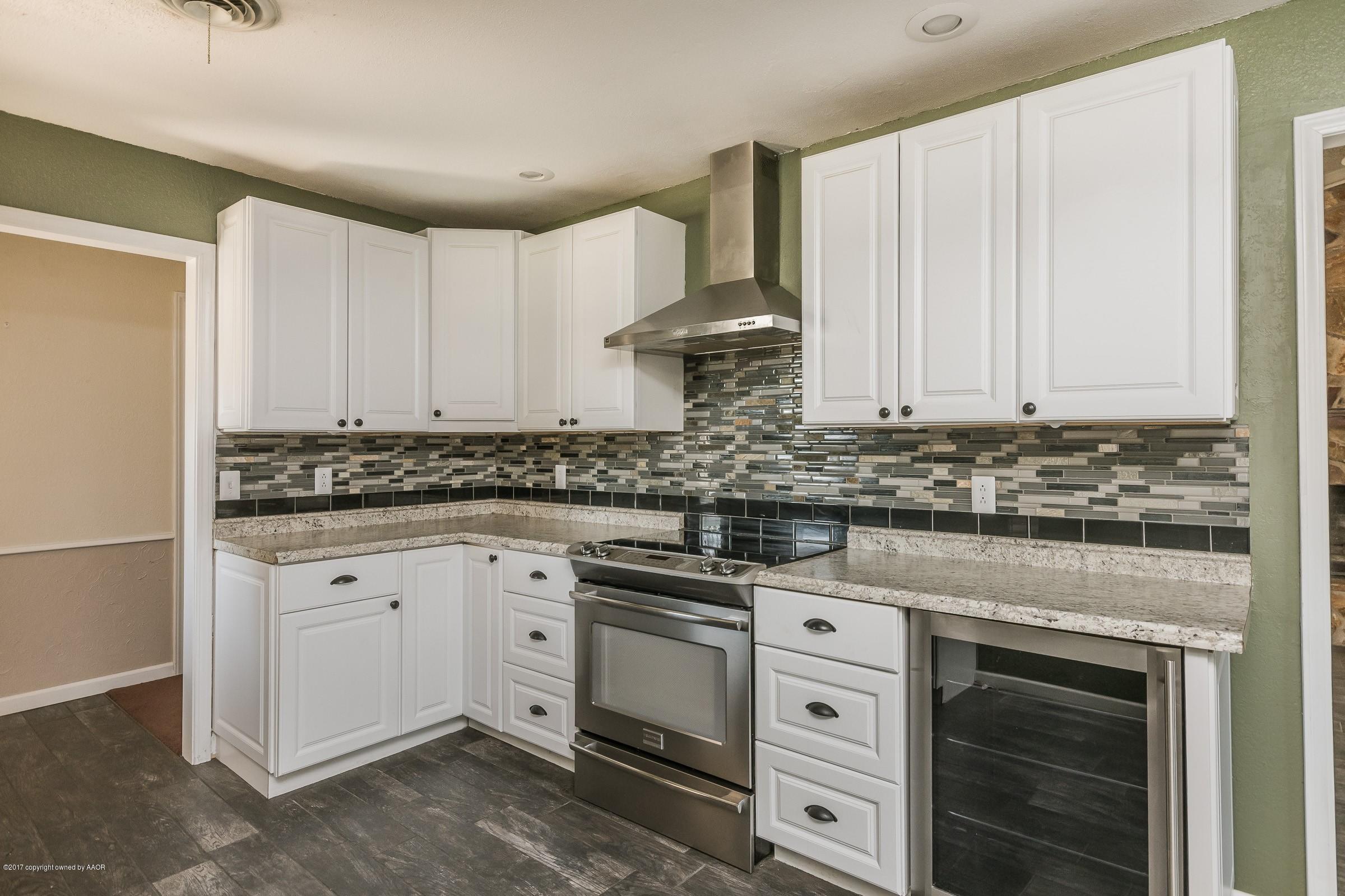 5112 Susan Drive Amarillo, TX 79110 - Photo 3 of 18 005_Kitchen_-2