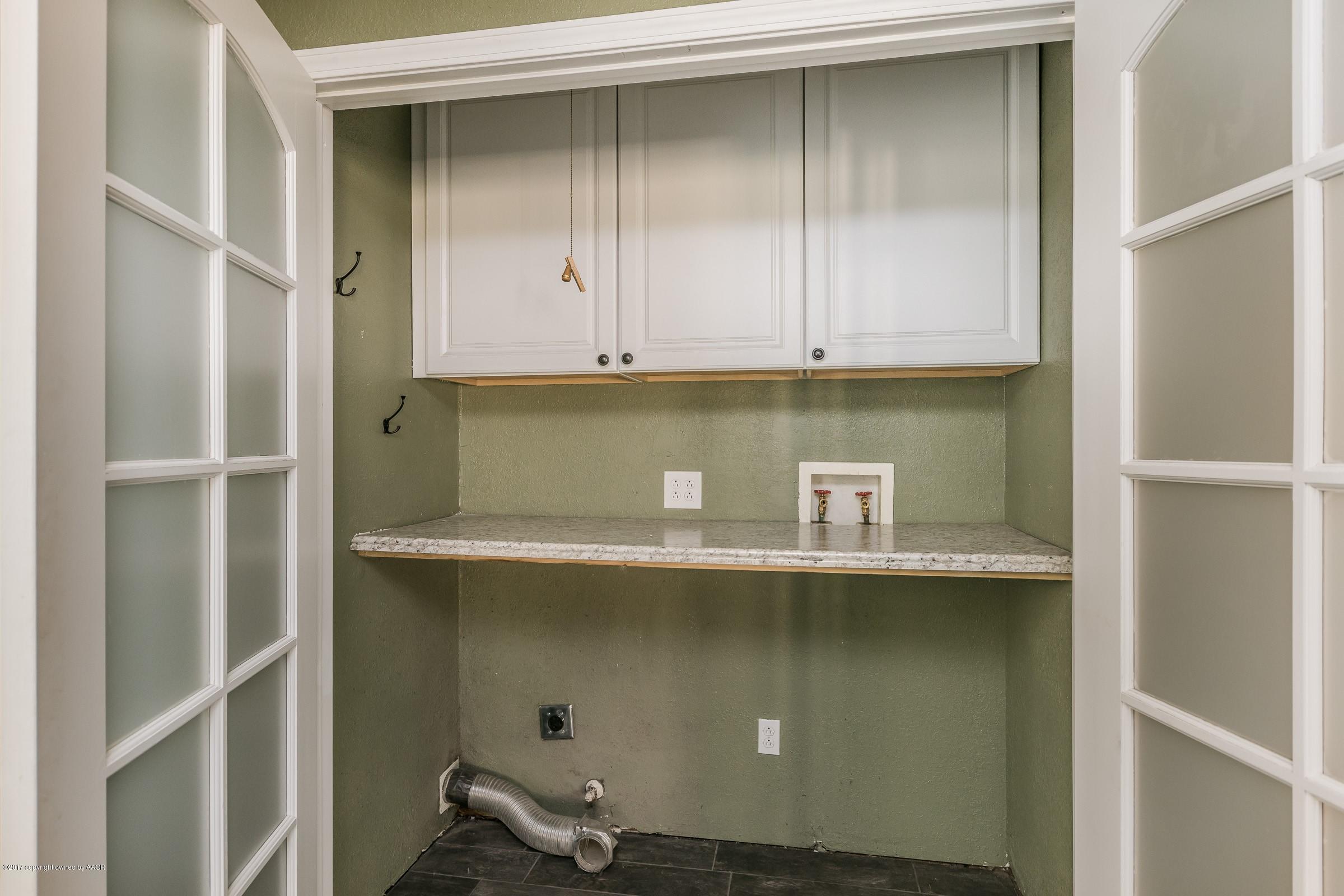 5112 Susan Drive Amarillo, TX 79110 - Photo 8 of 18 007_Laundry_