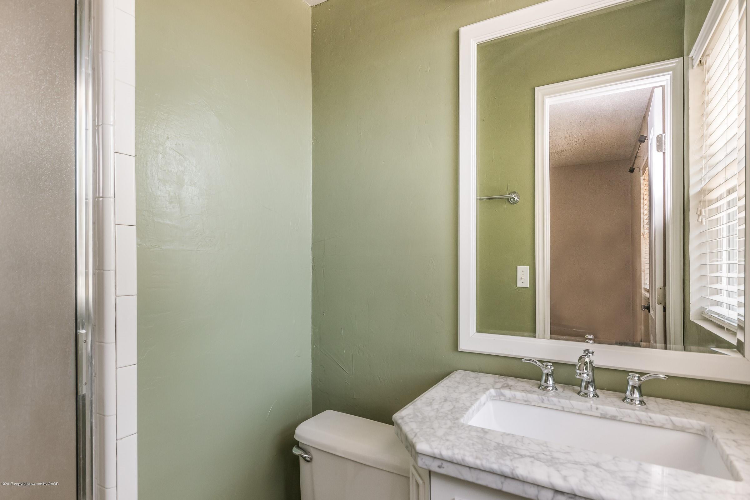 5112 Susan Drive Amarillo, TX 79110 - Photo 10 of 18 010_Master Bathroom_