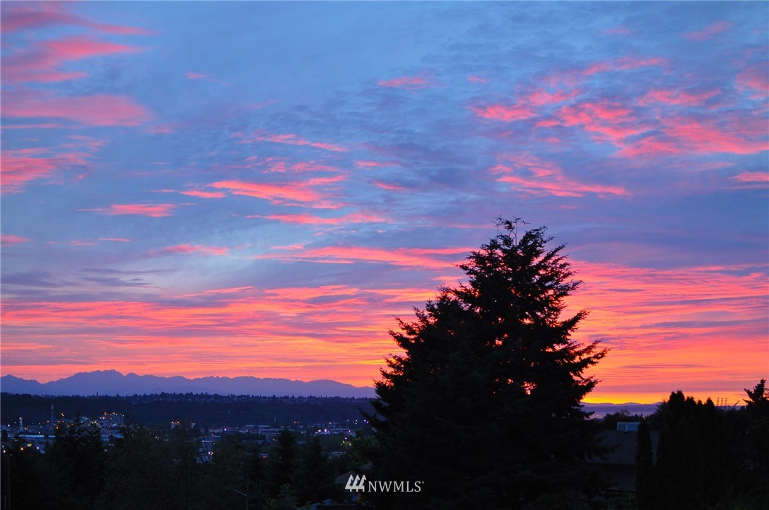 6734 Mars Avenue South Seattle, WA 98108 - Photo 39 of 40 a view of sunset