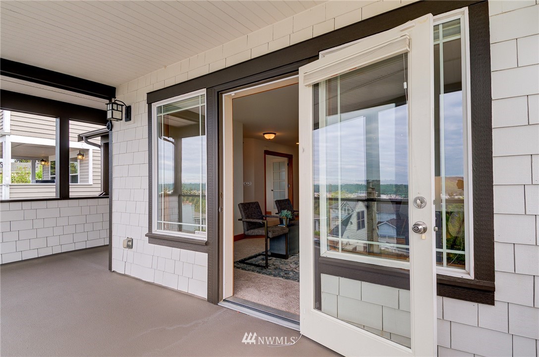 6734 Mars Avenue South Seattle, WA 98108 - Photo 8 of 40 a view of front door and bedroom