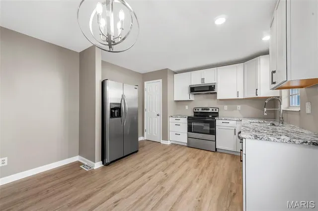 $225,000 | 2108 South Oaks Drive, Barnhart, MO 63012