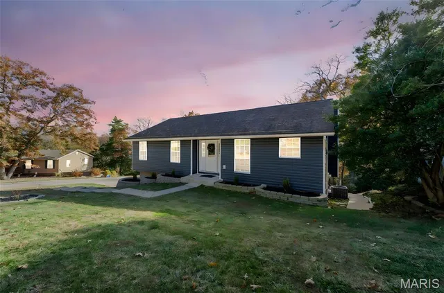 $225,000 | 2108 South Oaks Drive, Barnhart, MO 63012