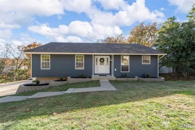 $225,000 | 2108 South Oaks Drive, Barnhart, MO 63012