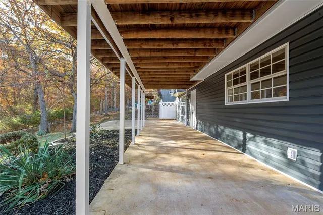 $225,000 | 2108 South Oaks Drive, Barnhart, MO 63012