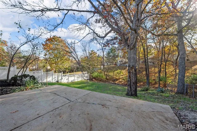 $225,000 | 2108 South Oaks Drive, Barnhart, MO 63012