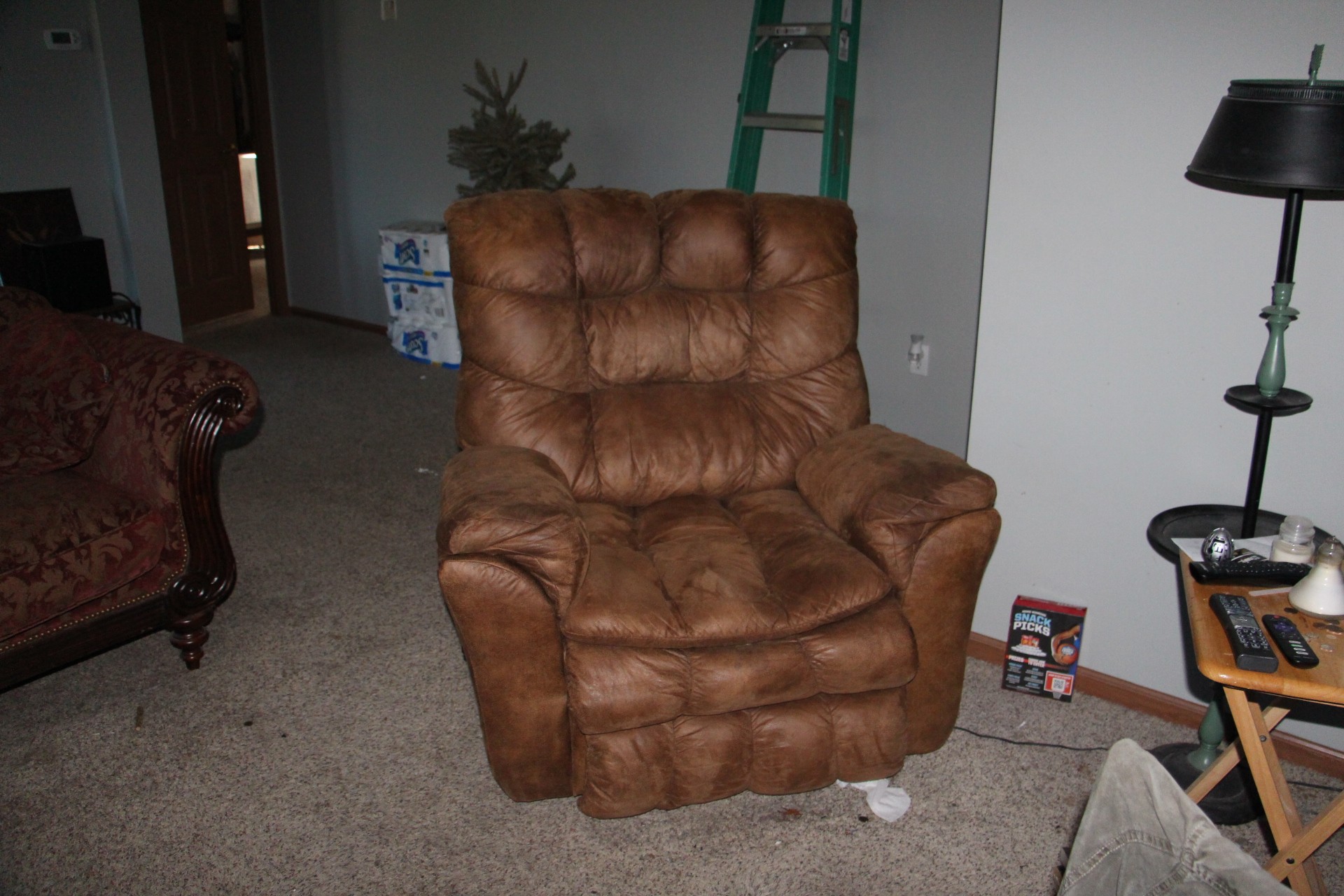 12869 Owens Chapel Road Springfield, TN 37172 - Photo 14 of 36 a living room with furniture