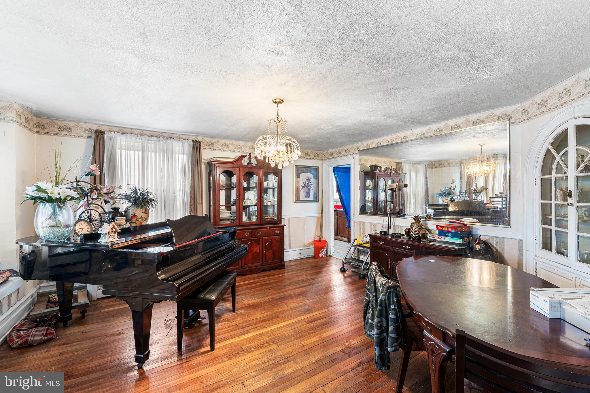 4403 Springdale Avenue Baltimore, MD 21207 - Photo 4 of 25