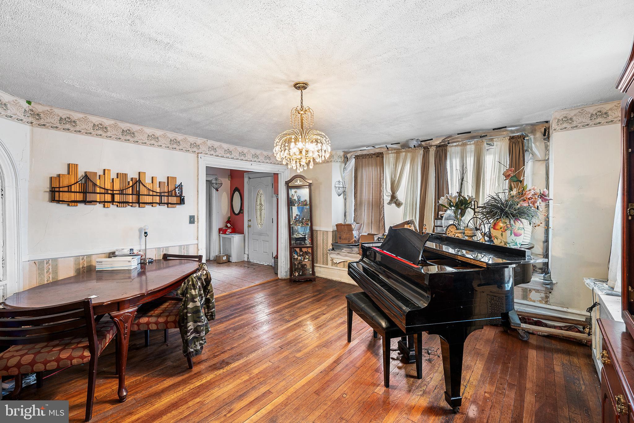 4403 Springdale Avenue Baltimore, MD 21207 - Photo 6 of 25