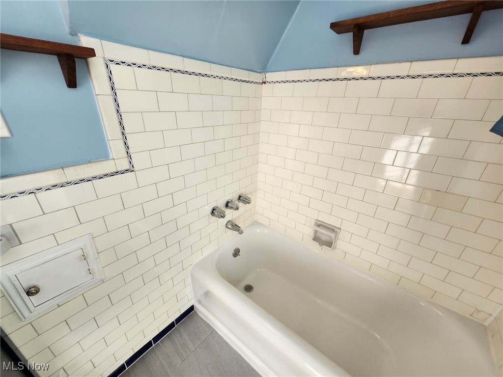 992 Roanoke Road Cleveland Heights, OH 44121 - Photo 15 of 25 2nd floor