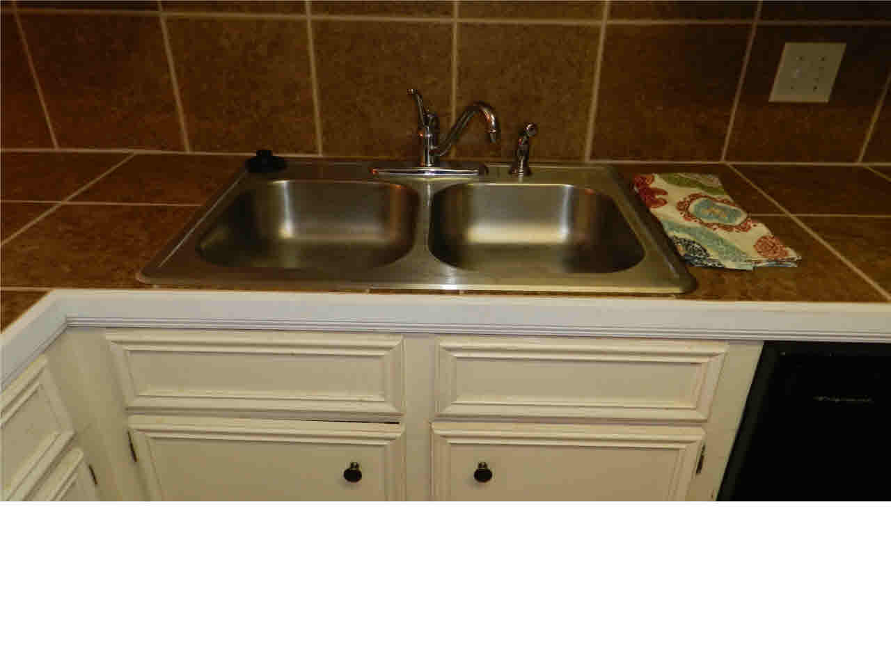 315 Water Oak Road Brandon, MS 39047 - Photo 8 of 27 Double Stainless Steel Sink in Kitchen