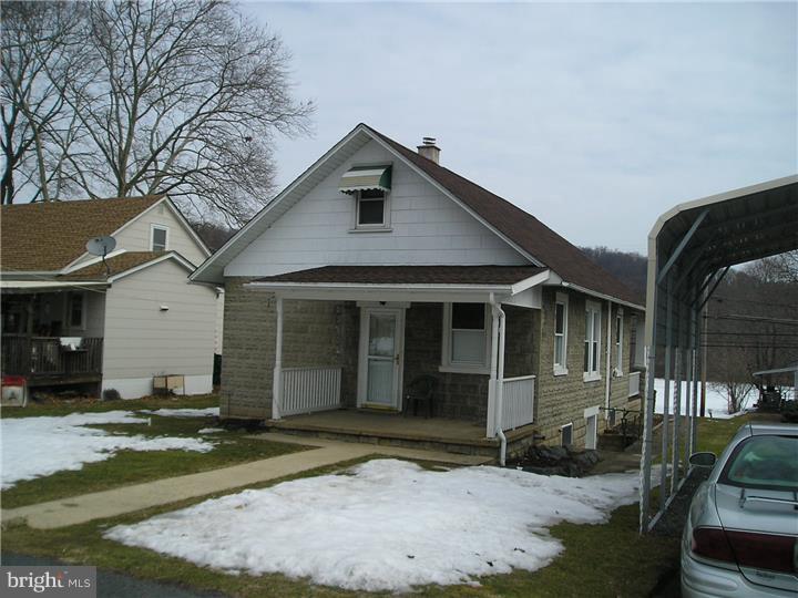 153 Easton Road Riegelsville, PA 18077 - Photo 5 of 19 Exterior Back
