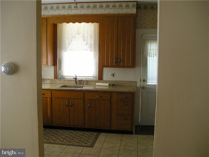 153 Easton Road Riegelsville, PA 18077 - Photo 6 of 19 Kitchen