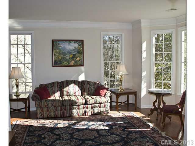 3335 Arklow Road Charlotte, NC 28269 - Photo 3 of 16