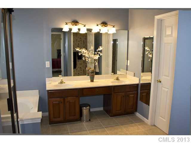 3335 Arklow Road Charlotte, NC 28269 - Photo 10 of 16