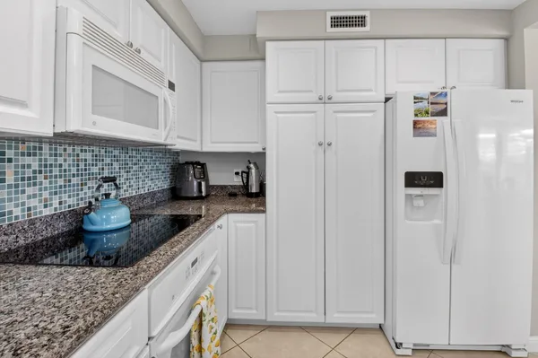 $5,000 | 75 Venetian Drive, Unit A2, Delray Beach, FL 33483