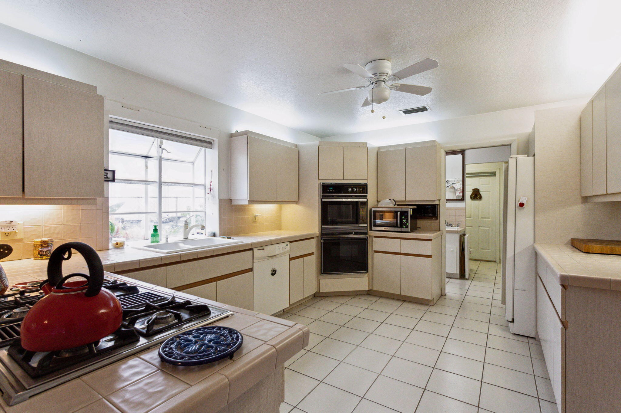 7699 East Country Club Boulevard Boca Raton, FL 33487 - Photo 14 of 34 13-web-or-mls-0E2A9571