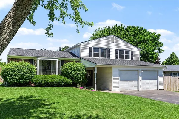 $299,900 | 5816 Walnut Drive, Farmington, NY 14425