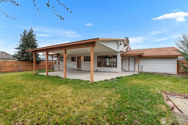 $460,000 | 32 North Furney Street, Wenatchee, WA 98801