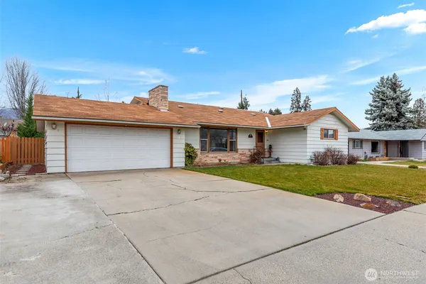 $460,000 | 32 North Furney Street, Wenatchee, WA 98801