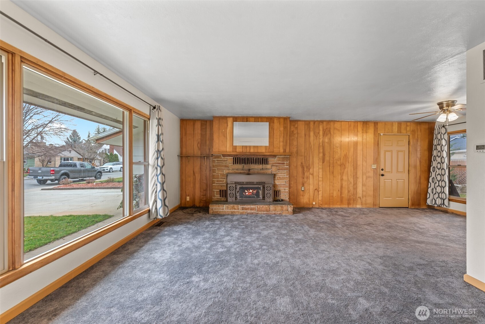 32 North Furney Street Wenatchee, WA 98801 - Photo 4 of 29