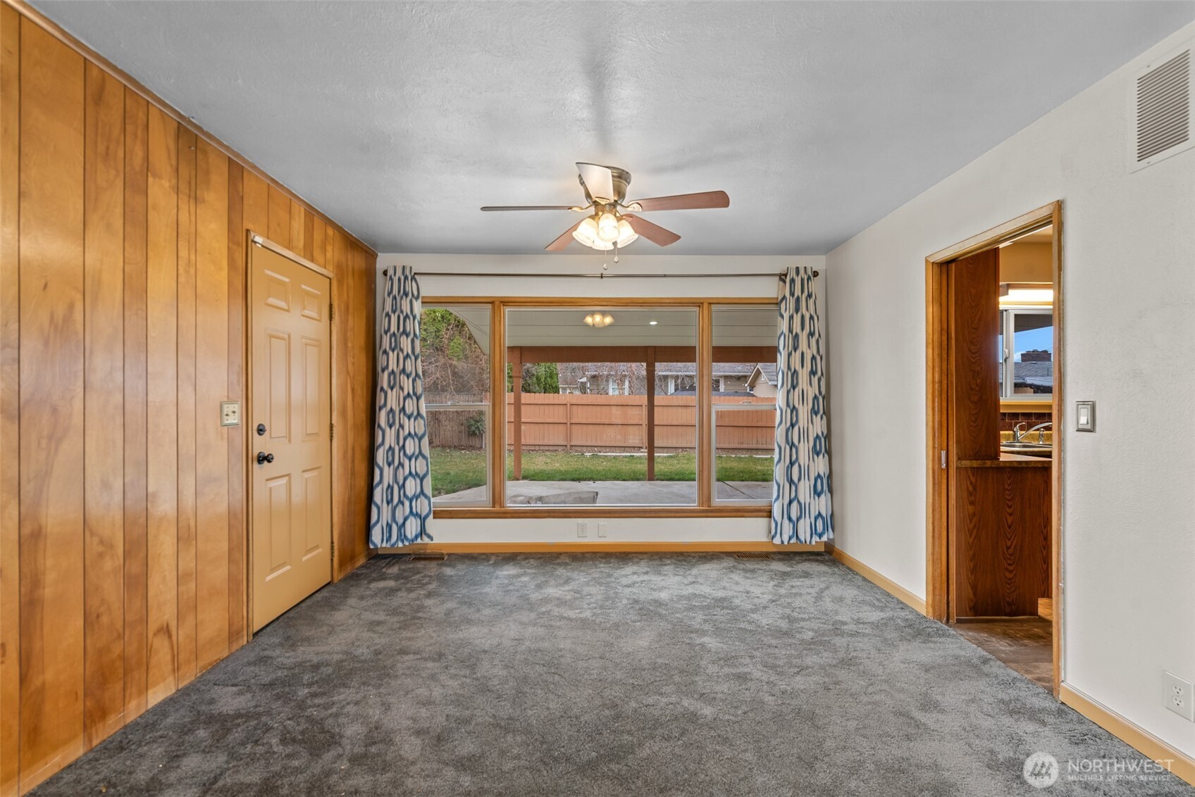 32 North Furney Street Wenatchee, WA 98801 - Photo 6 of 29