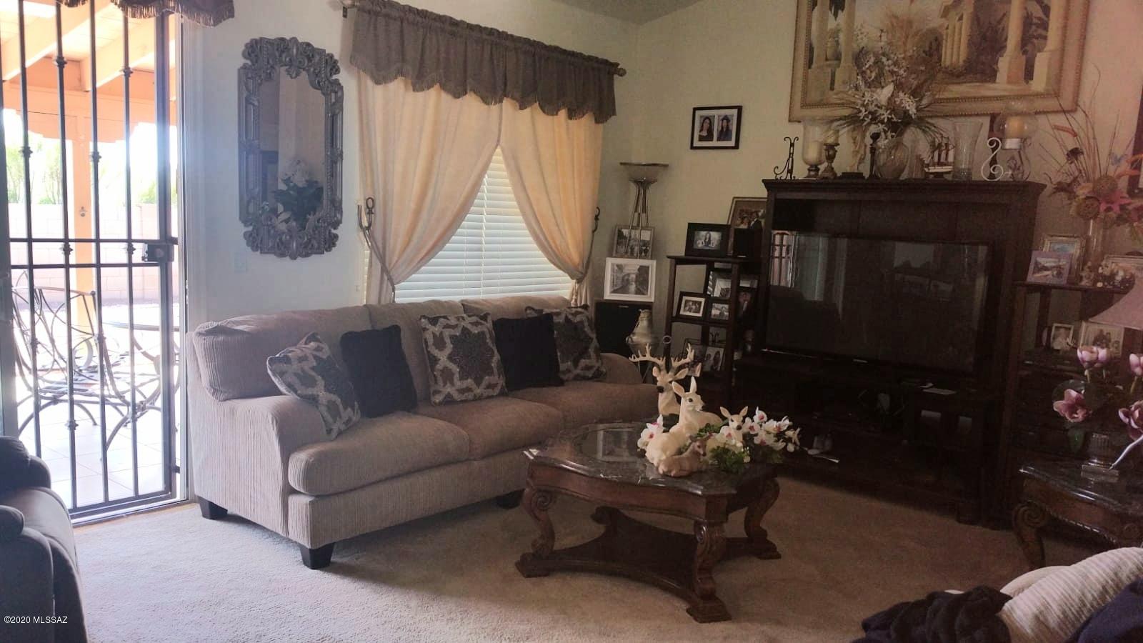 897 Manzanilla Way Rio Rico, AZ 85648 - Photo 4 of 17