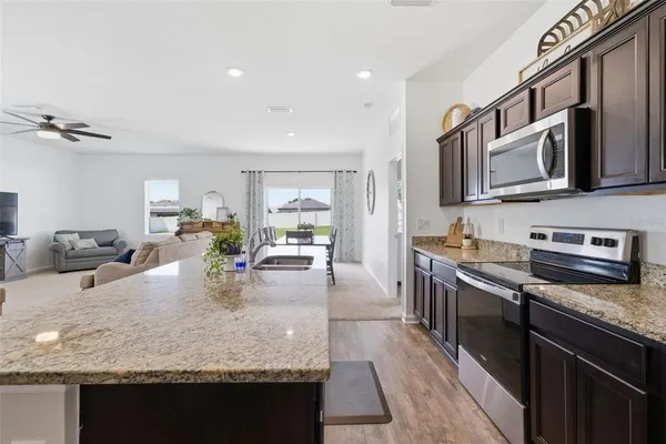 $419,900 | 814 Highgate Oaks Place, Seffner, FL 33584