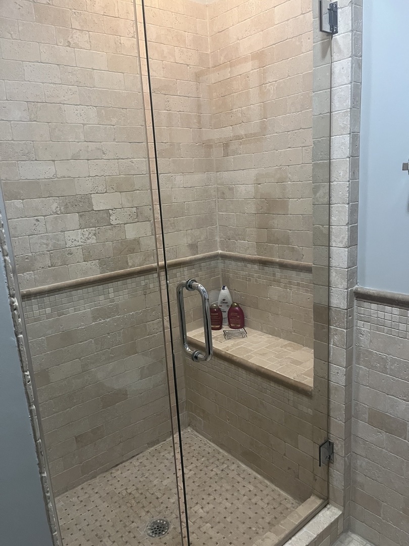 27 North Morgan Street, Unit 3 Chicago, IL 60607 - Photo 11 of 18 a bathroom with a shower