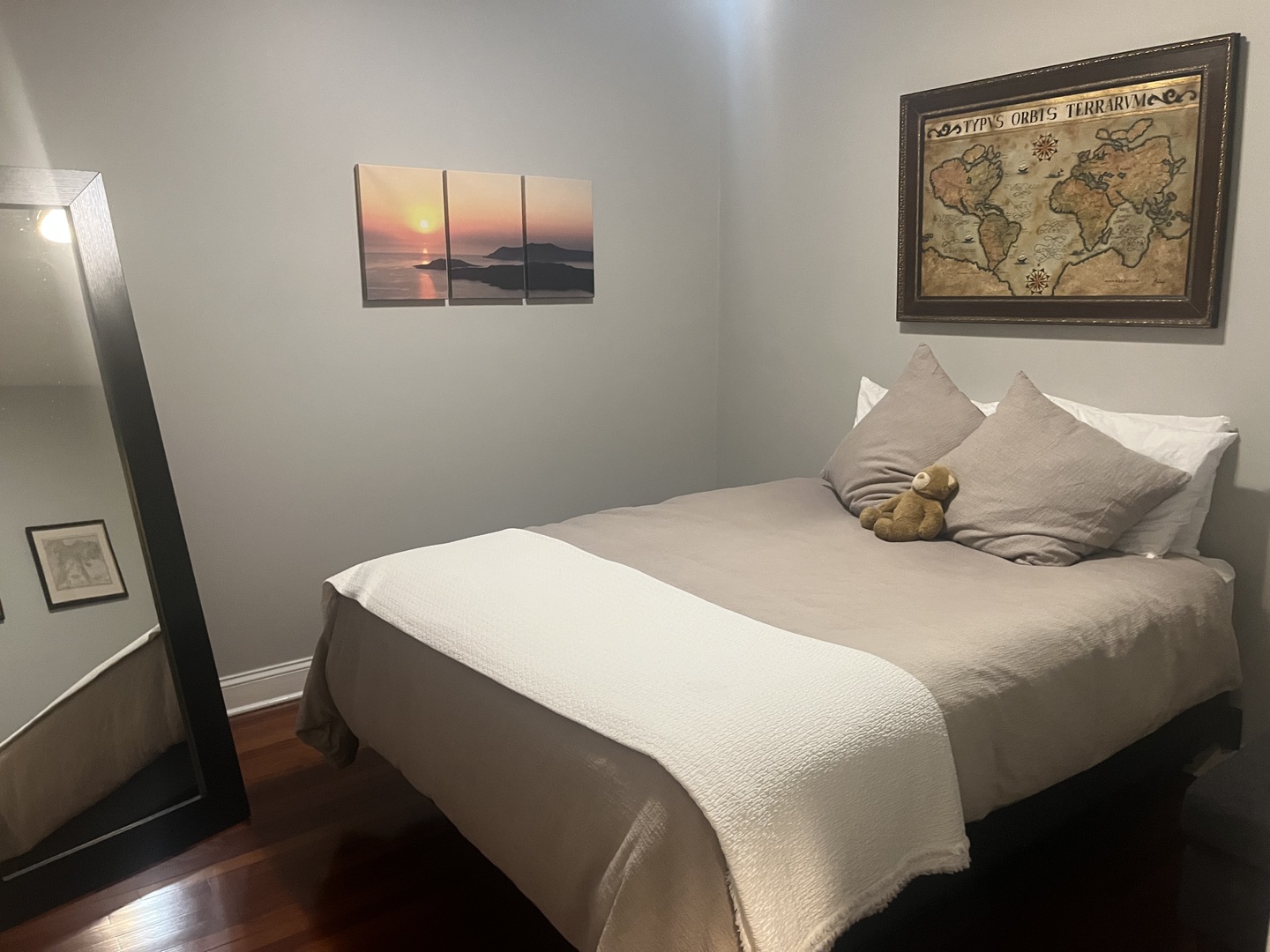 27 North Morgan Street, Unit 3 Chicago, IL 60607 - Photo 13 of 18 a bedroom with a bed and wooden floor