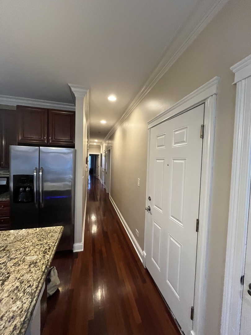 27 North Morgan Street, Unit 3 Chicago, IL 60607 - Photo 16 of 18 a view of hallway