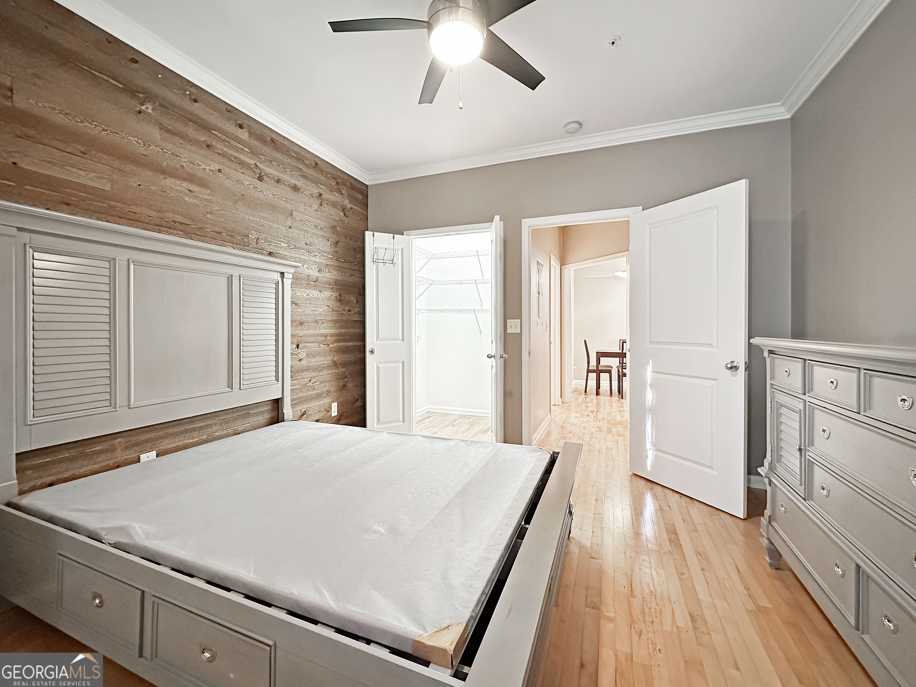 821 Ralph McGill Boulevard Northeast, Unit 3219 Atlanta, GA 30306 - Photo 9 of 12 a room with a bed and a window