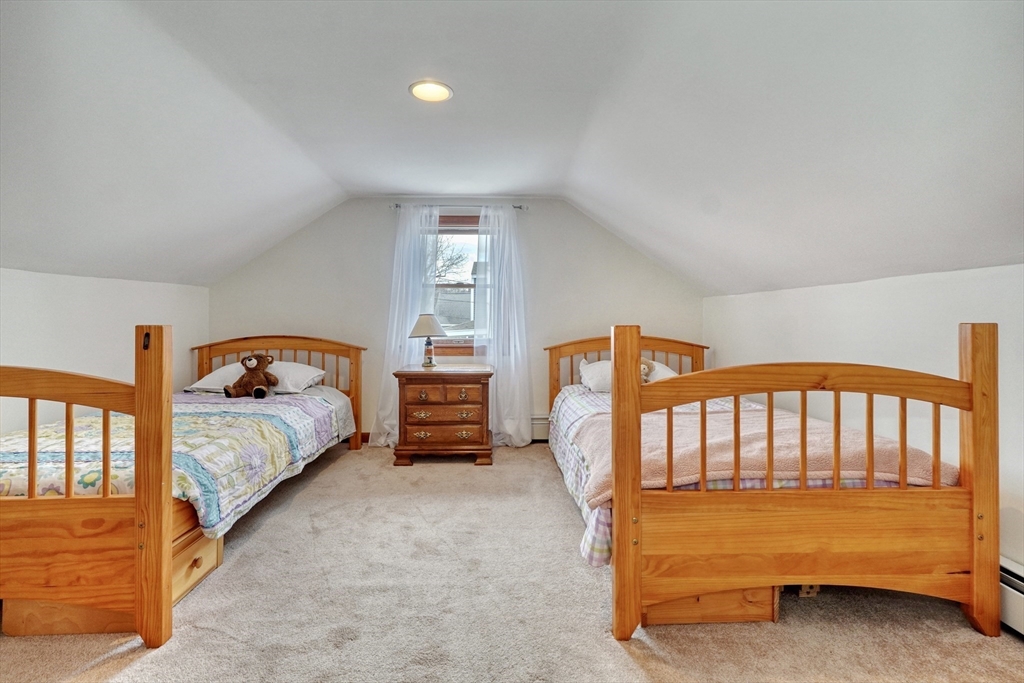 17 Forest Street Melrose, MA 02176 - Photo 25 of 35