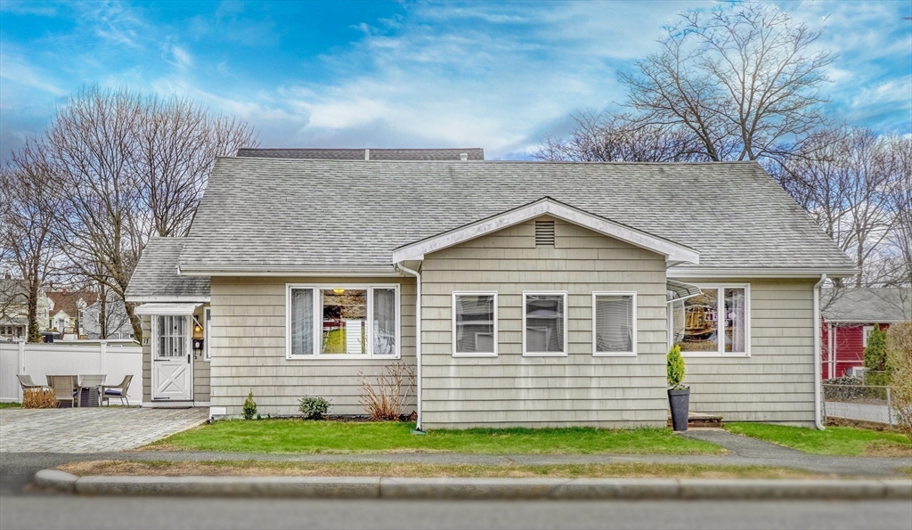 17 Forest Street Melrose, MA 02176 - Photo 30 of 35