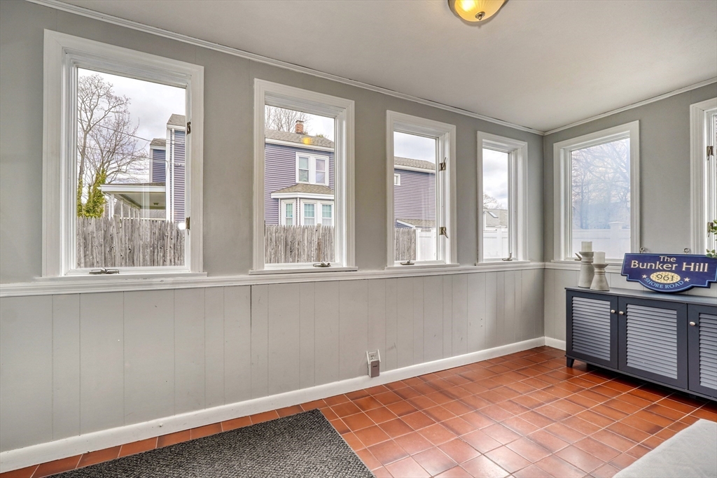 17 Forest Street Melrose, MA 02176 - Photo 4 of 35