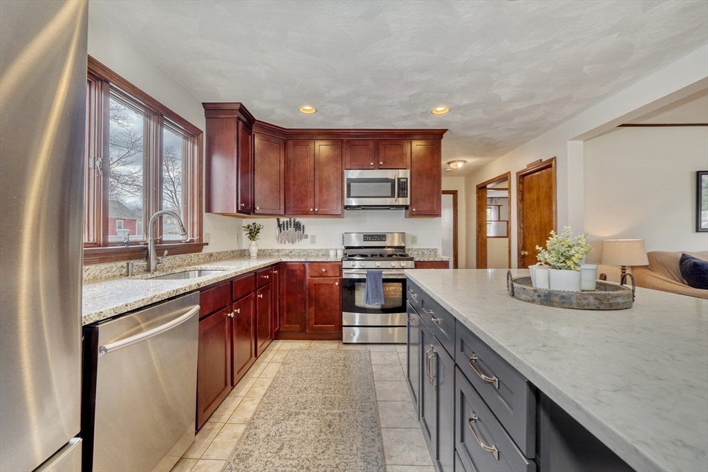 17 Forest Street Melrose, MA 02176 - Photo 6 of 35