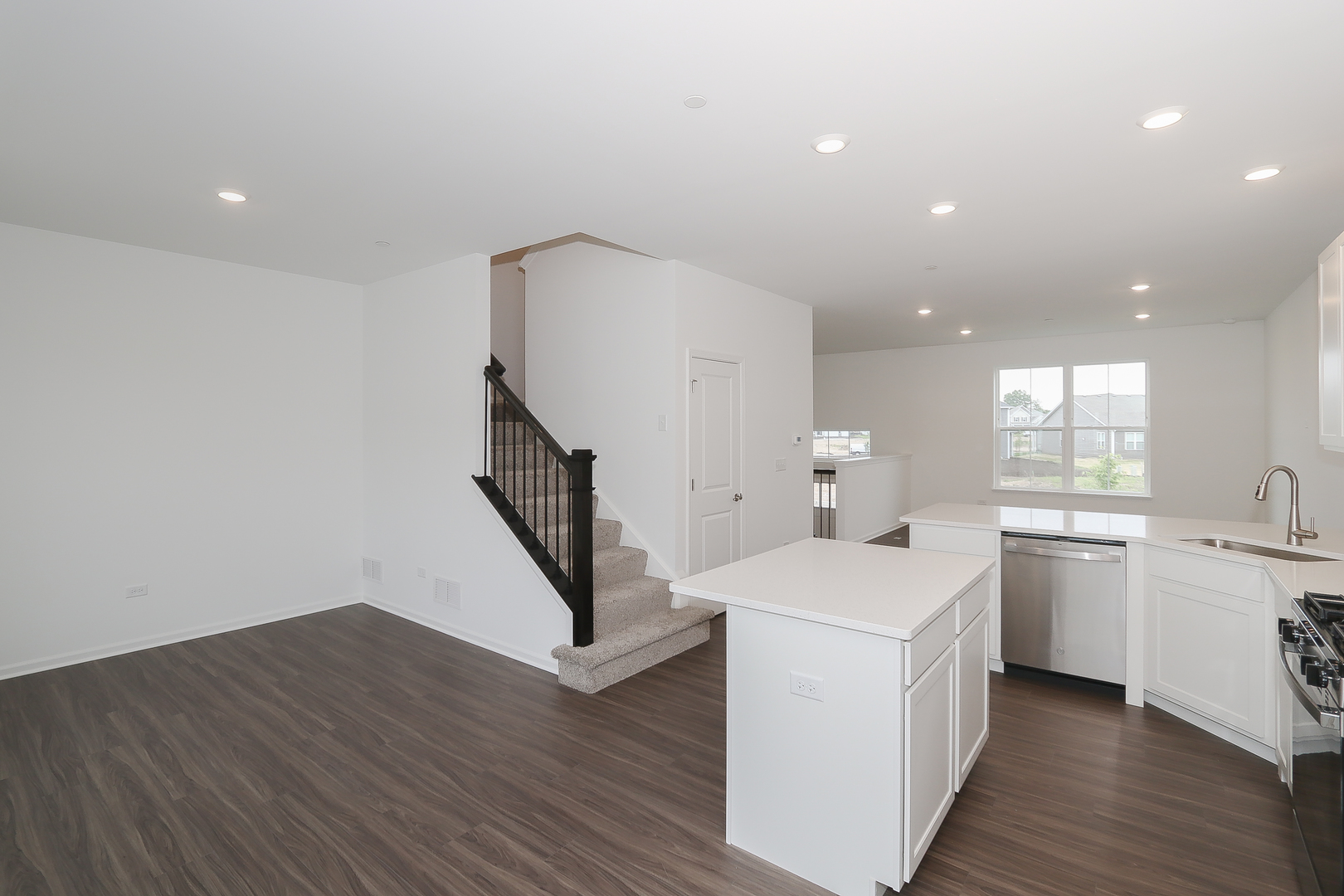 2252 Stonegate Road Algonquin, IL 60102 - Photo 15 of 31