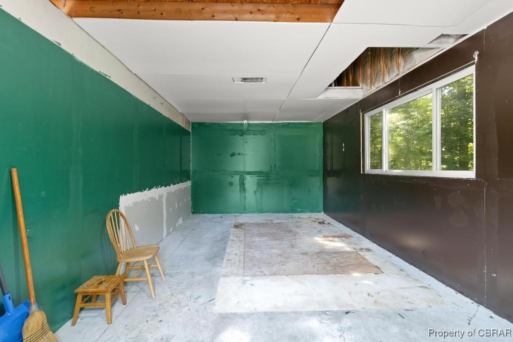 2480 Lees Neck Farm Road Saluda, VA 23149 - Photo 33 of 44 Workshop interior