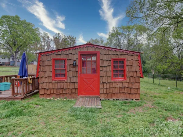 $197,900 | 402 Edgemont Street, Albemarle, NC 28001