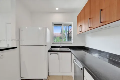 $209,999 | 3050 Northeast 5th Terrace, Unit 13, Wilton Manors, FL 33334
