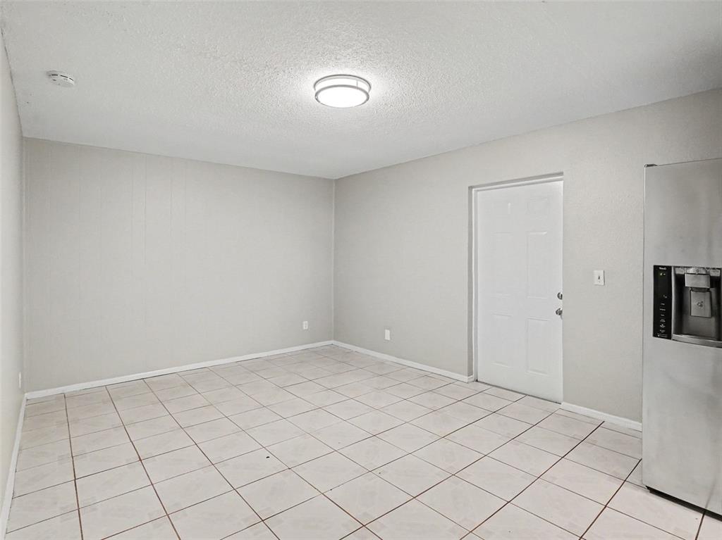 615 Thomas Jefferson Way Orlando, FL 32809 - Photo 6 of 17 a view of an empty room
