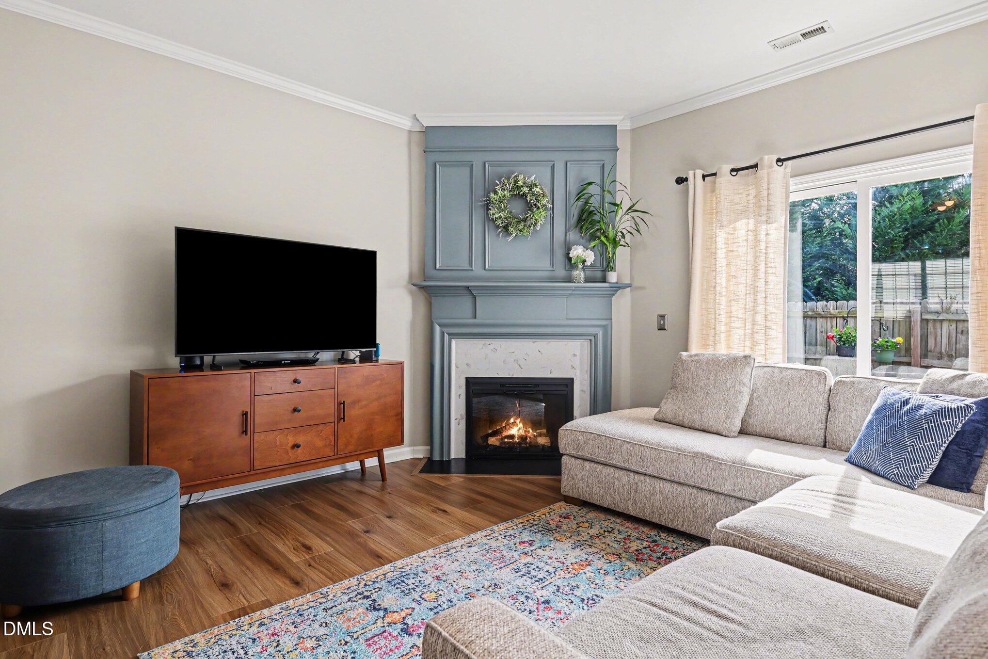 8211 Rhiannon Road Raleigh, NC 27613 - Photo 12 of 25 Living Room