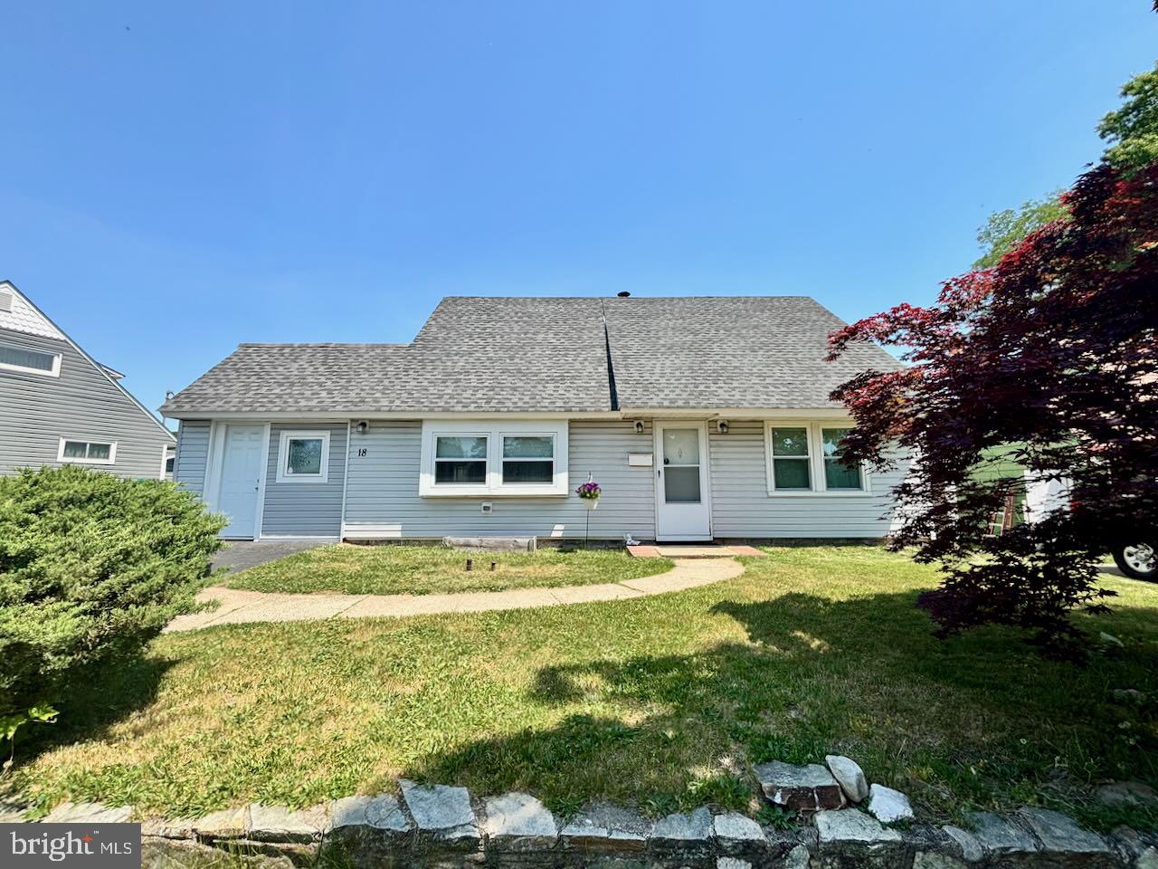 18 Plumtree Road Levittown, PA 19056 - Photo 1 of 22