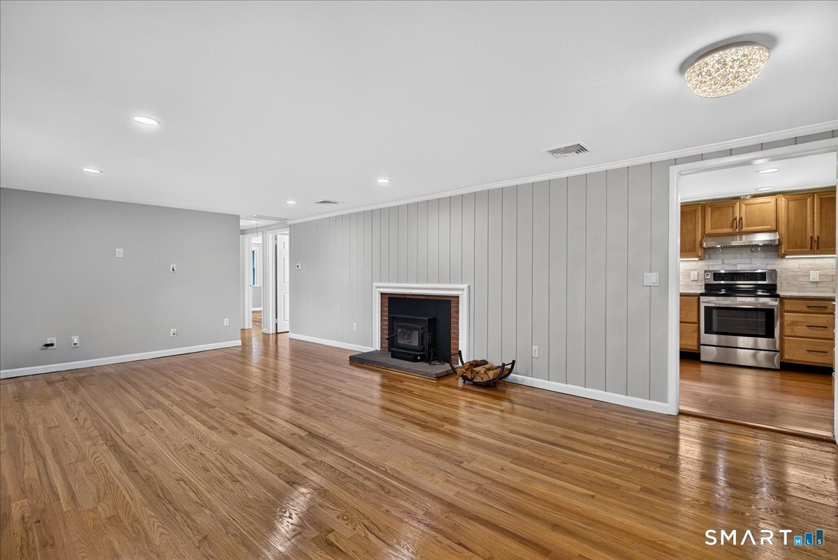 11 Derby Road Norwalk, CT 06854 - Photo 6 of 29 Gallery Image 6